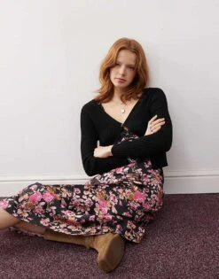 Reclaimed Vintage Micro 90s Rib Cardi In Black For Women -Closet Theory Her 206812286 1 black 1