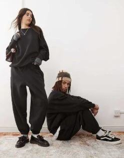 Reclaimed Vintage Unisex Oversized Boxy Sweatshirt In Black For Unisex -Closet Theory Her 206862076 4