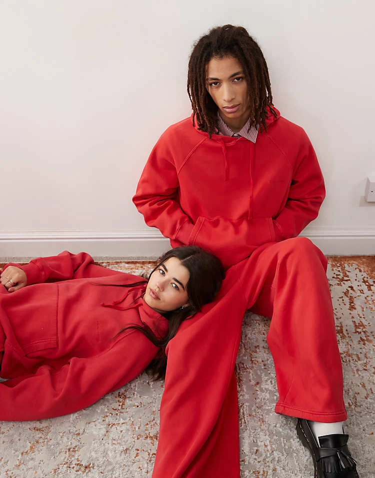 Reclaimed Vintage Unisex Oversized Boxy Cropped Hoodie In Berry Red For Unisex 7 Reclaimed Vintage Unisex Oversized Boxy Cropped Hoodie In Berry Red For Unisex - Image 5