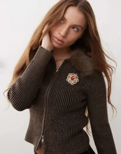 Reclaimed Vintage Antique Broach With Red Stone In Gold For Women -Closet Theory Her 207539514 3