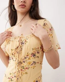 Reclaimed Vintage Maxi Tea Dress With Lace In Ditsy Butter Yellow Floral Print For Women Green -Closet Theory Her 207659558 3