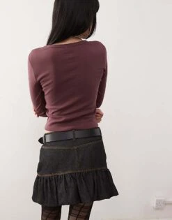 Reclaimed Vintage Long Sleeve Logo Tee In Burgundy For Women -Closet Theory Her 207679121 3