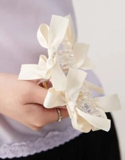 Reclaimed Vintage Claw Clip With Bows In Cream For Women