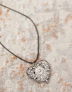 Reclaimed Vintage Necklace With Heart Pendant In Silver For Women -Closet Theory Her 207823232 2
