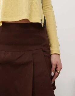 Reclaimed Vintage Mini Skirt With Deep Waist And Pleats In Brown For Women -Closet Theory Her 207918986 5