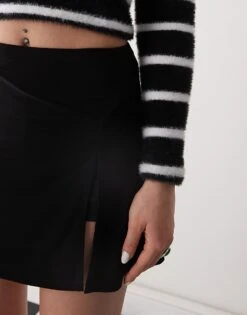 Reclaimed Vintage Skort With Side Split In Black For Women -Closet Theory Her 208137474 5